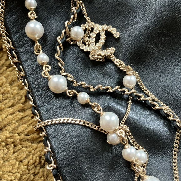 Bandana leather Chanel - Picture 1 of 6